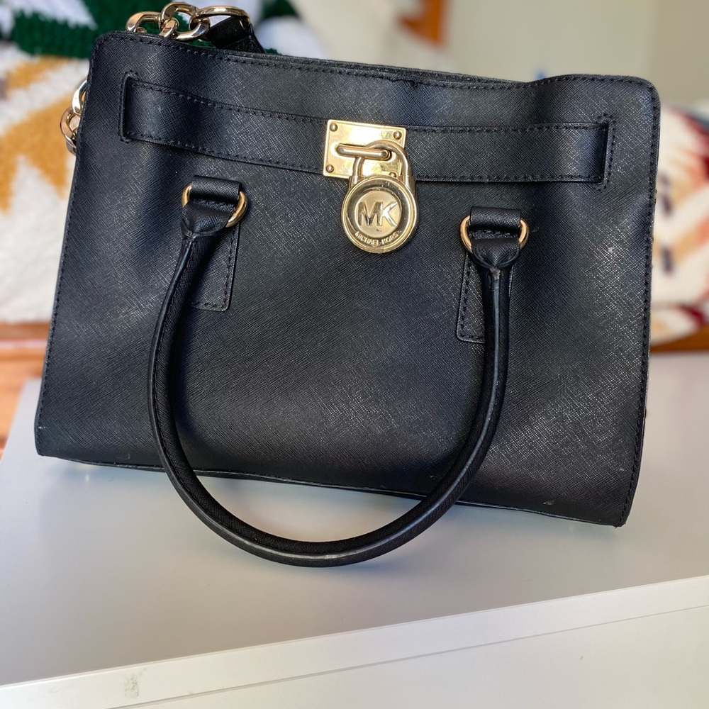 Black Michael Kors purse used but in good shape - Picture 2 of 2